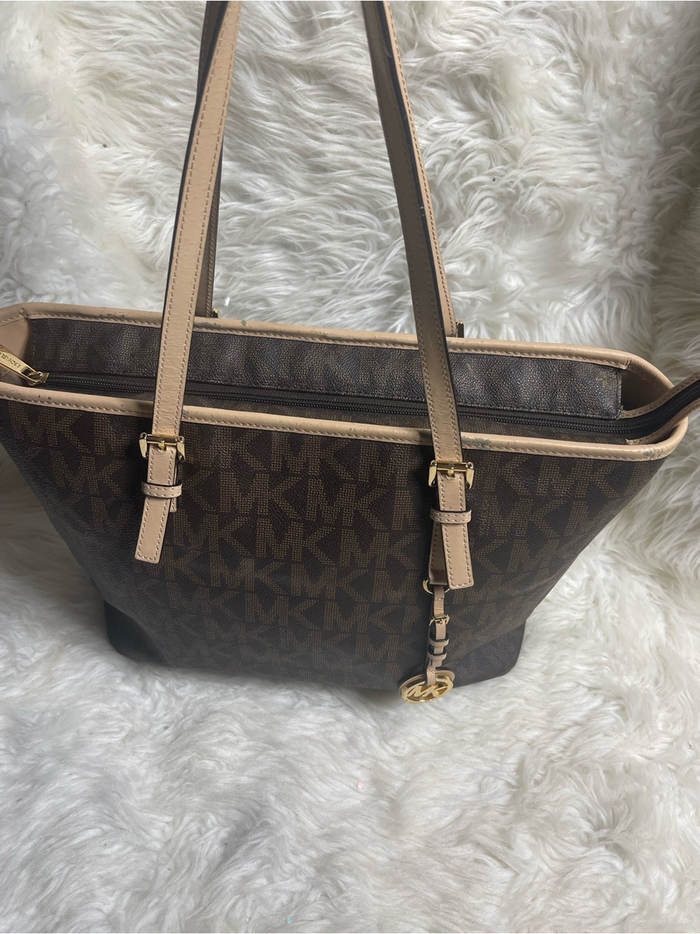 Michael Kors Brown MK Logo Tote with leather Beige Trim& straps - Picture 4 of 13